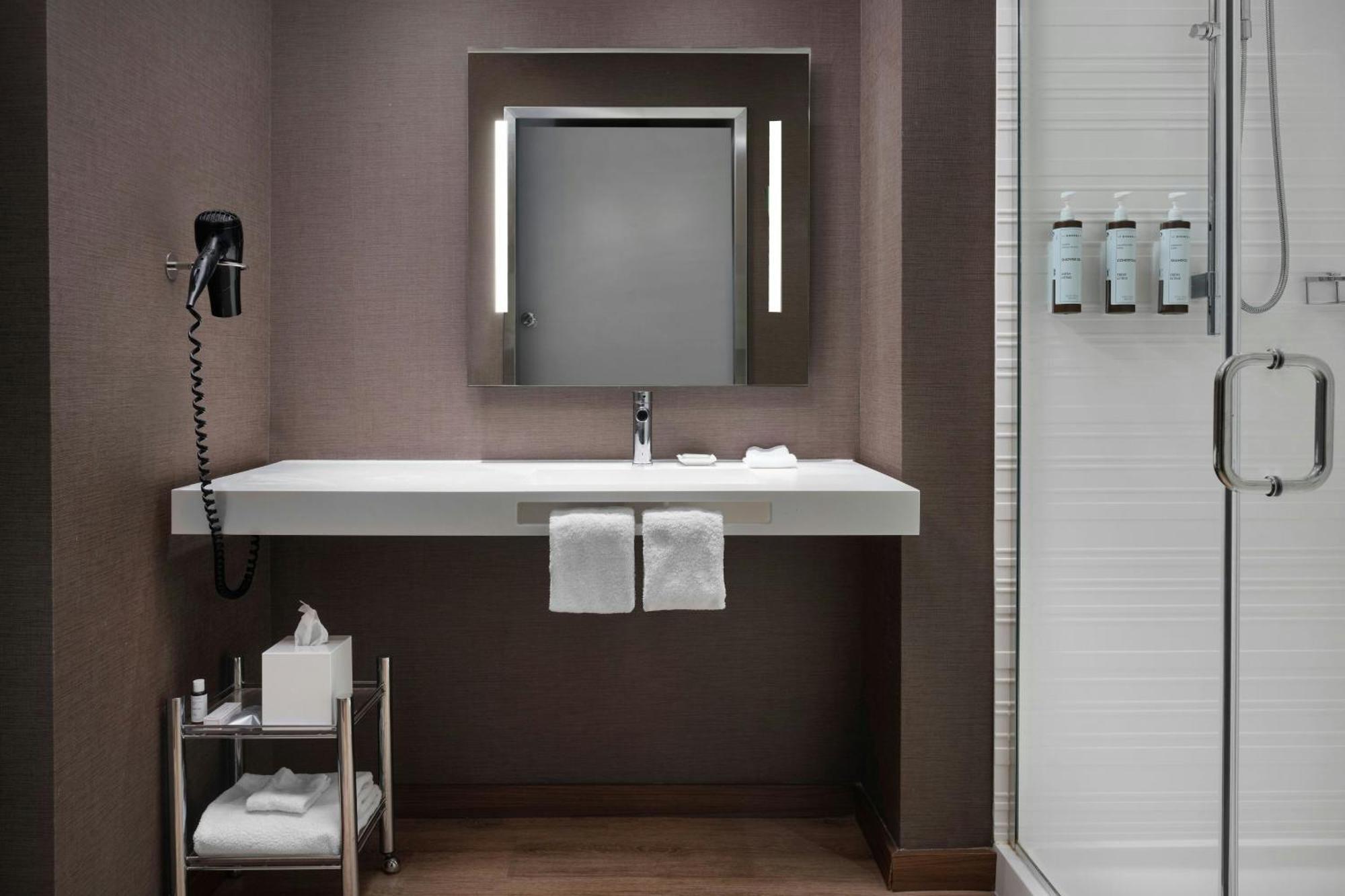 Ac Hotel By Marriott Dallas Downtown Bagian luar foto